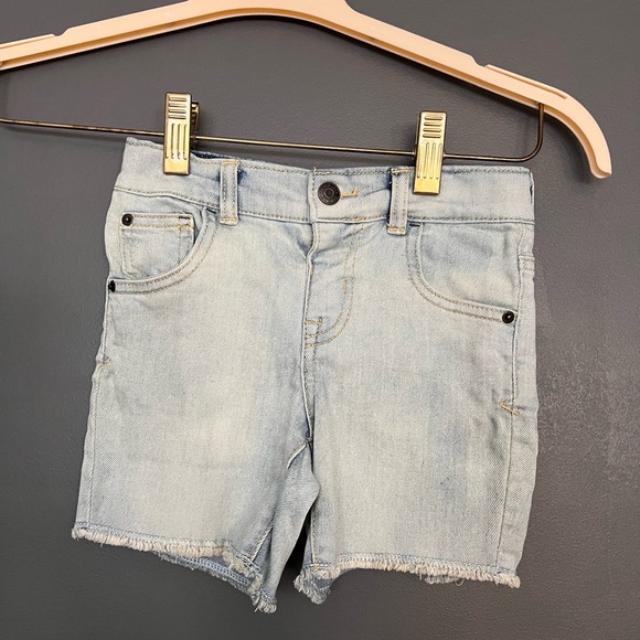 Cat & Jack light wash denim shorts - Picture 1 of 5